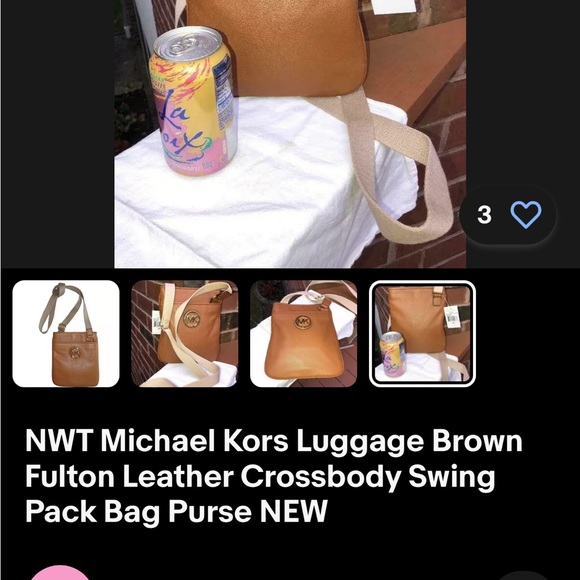 Black Crossbody Bag with Adjustable Strap and Zipper Closure - Picture 3 of 10